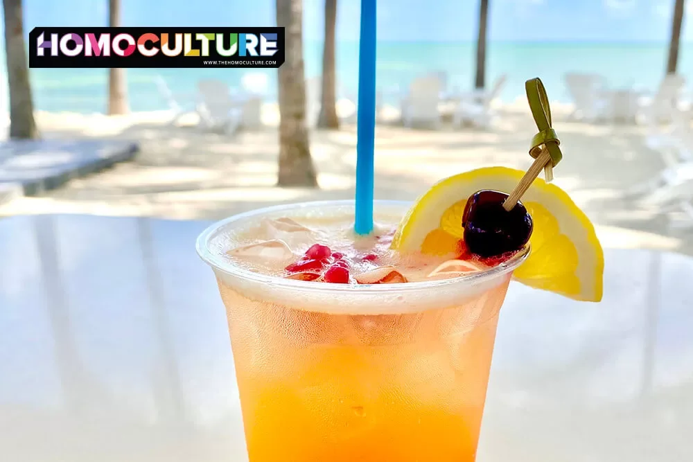 A hand-crafted cocktail at The Beach Bar + Resort Pool at Isla Bella Resort. 